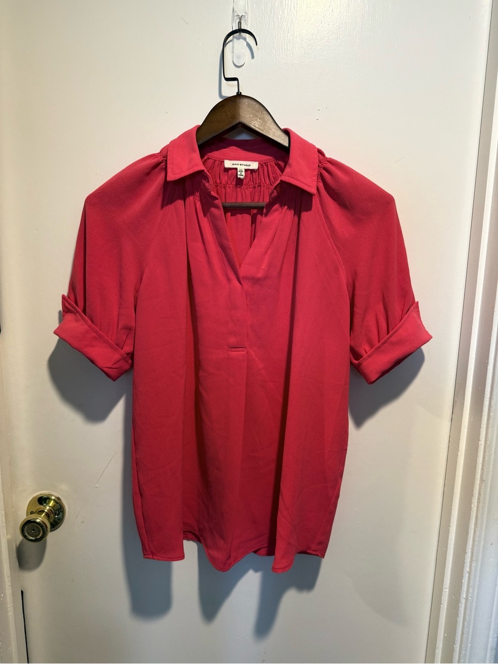 MAX STUDIO Coral Pink Roll Tab Sleeve Blouse | XS | Smocked Yoke V-Neck Top